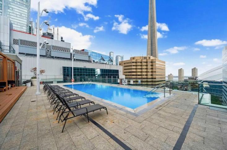 2Bedroom Cn Tower And Water Views - Free Parking - Rooftop Pool Toronto Exterior photo