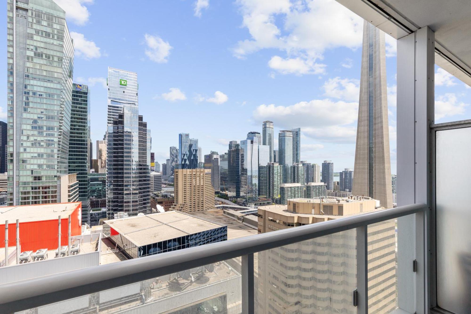 2Bedroom Cn Tower And Water Views - Free Parking - Rooftop Pool Toronto Exterior photo